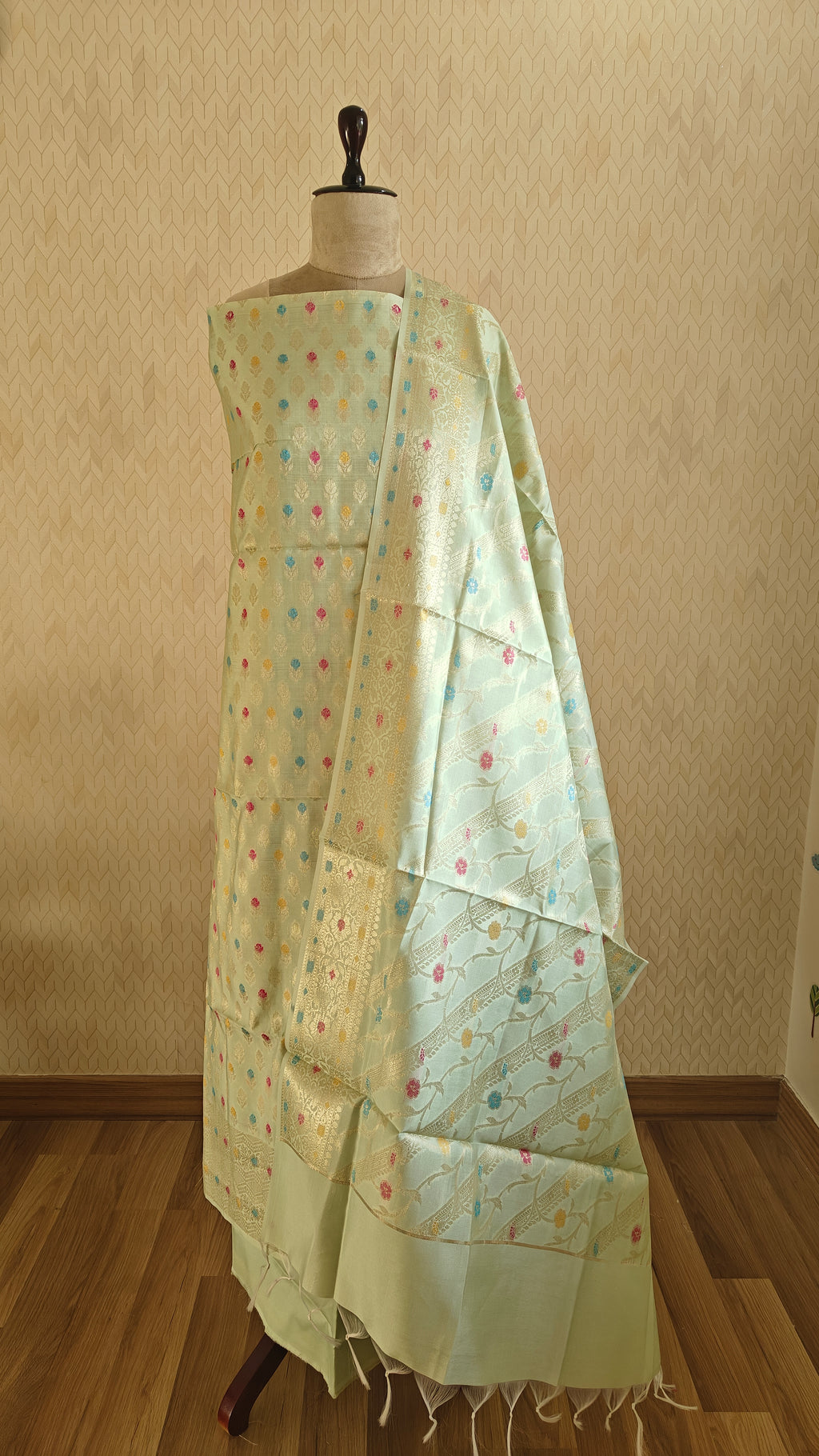 Mulmul Cotton Pista Booti Suit