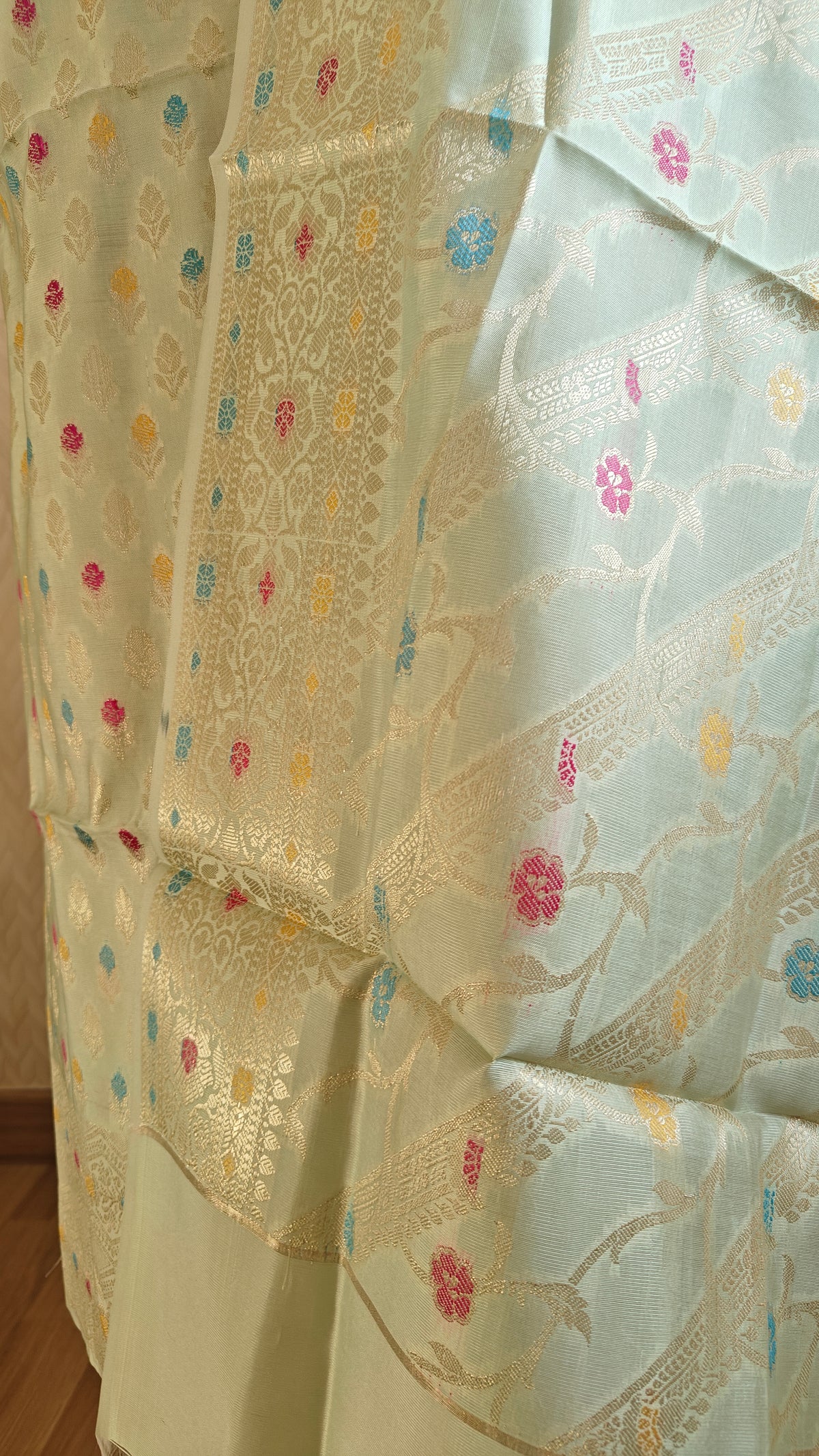 Mulmul Cotton Pista Booti Suit
