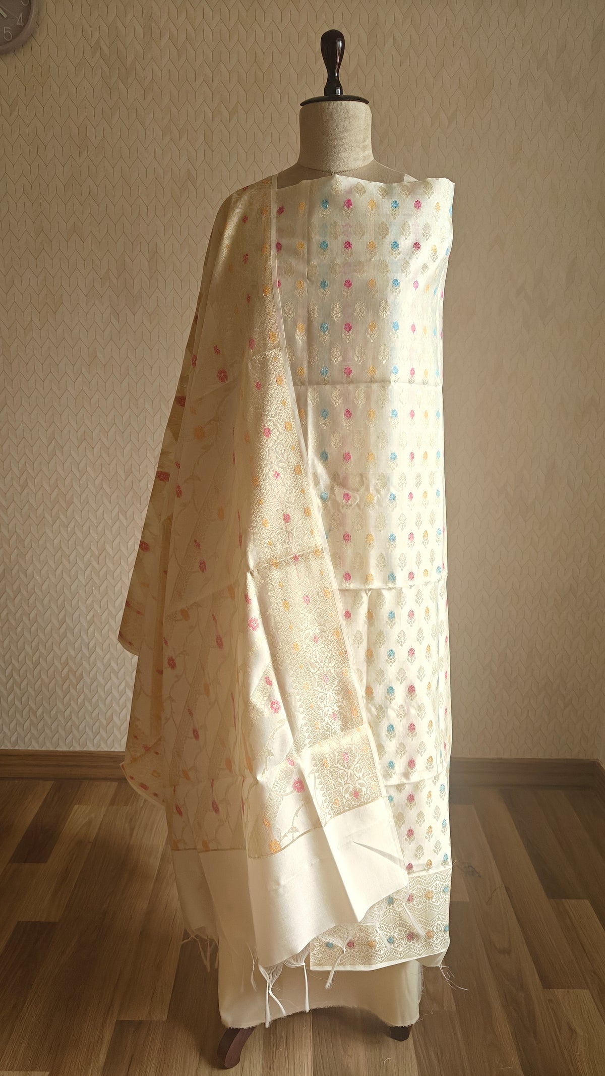 Mulmul Cotton White Booti Suit