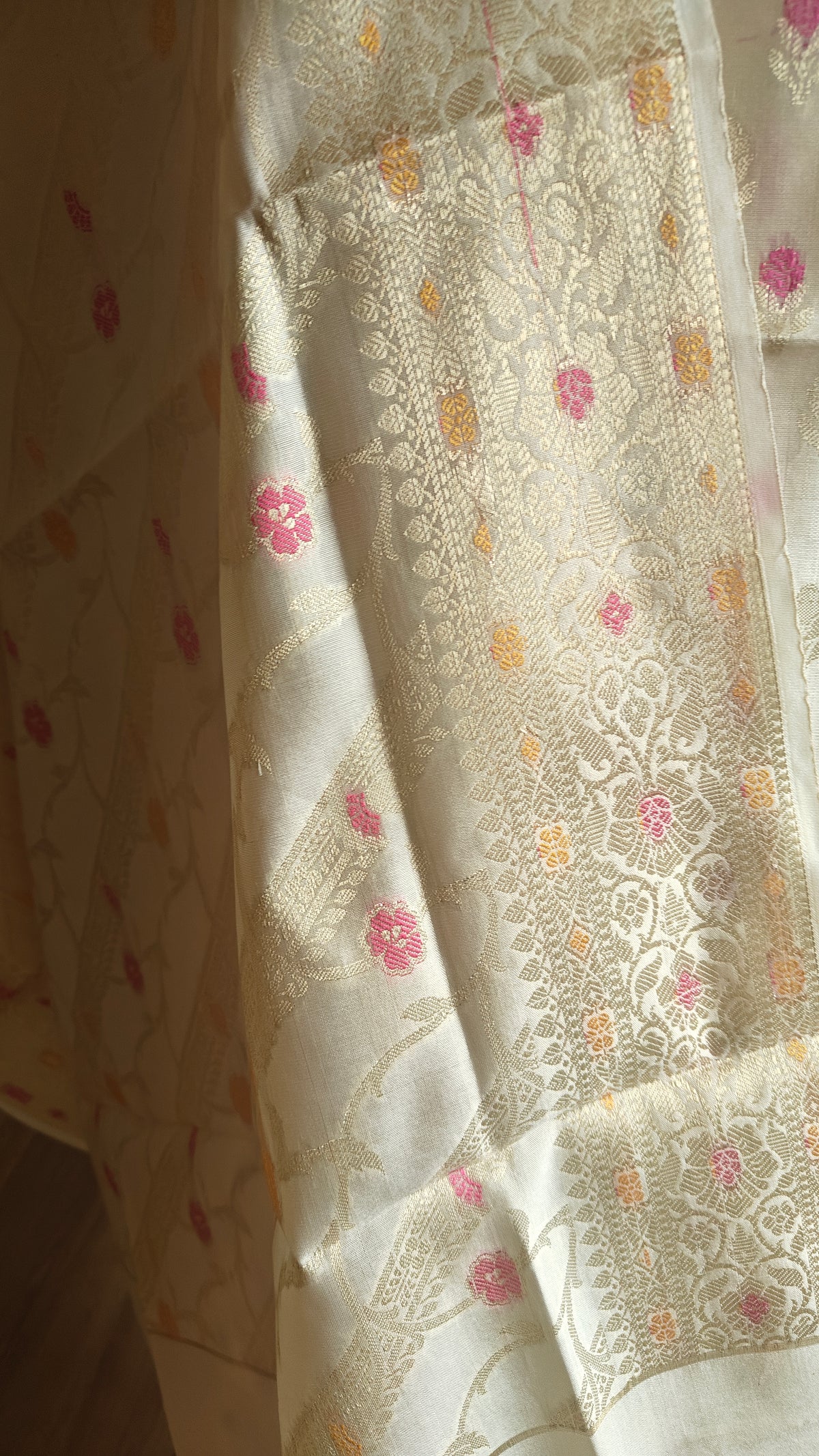 Mulmul Cotton White Booti Suit
