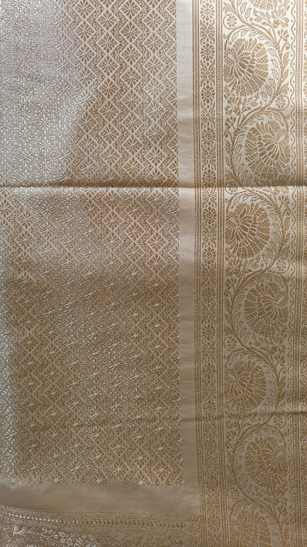 Golden Tanchoi Silk Saree
