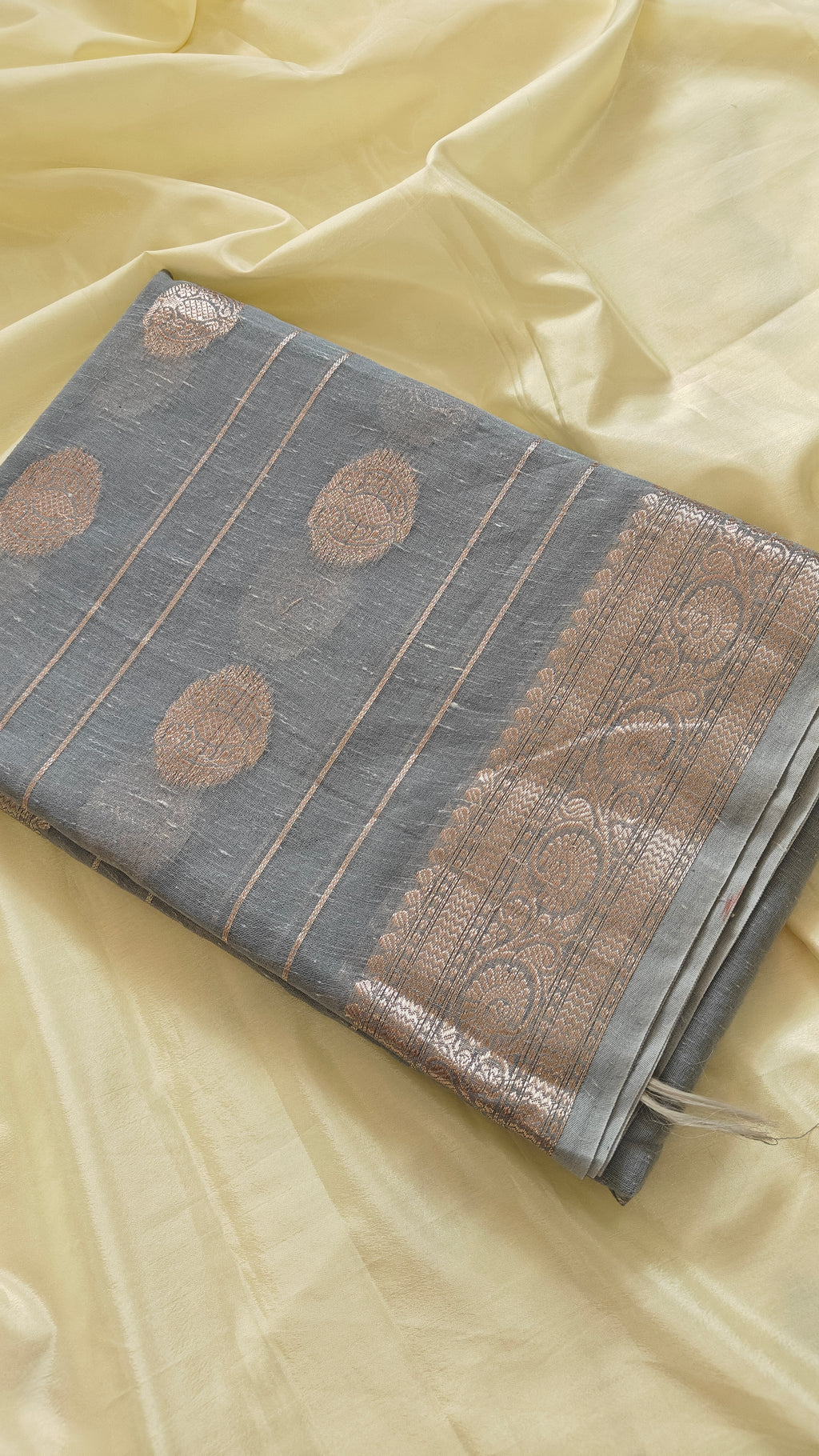 Grey Linen Booti Zari Saree