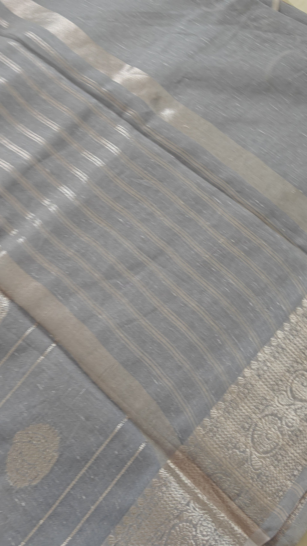 Grey Linen Booti Zari Saree