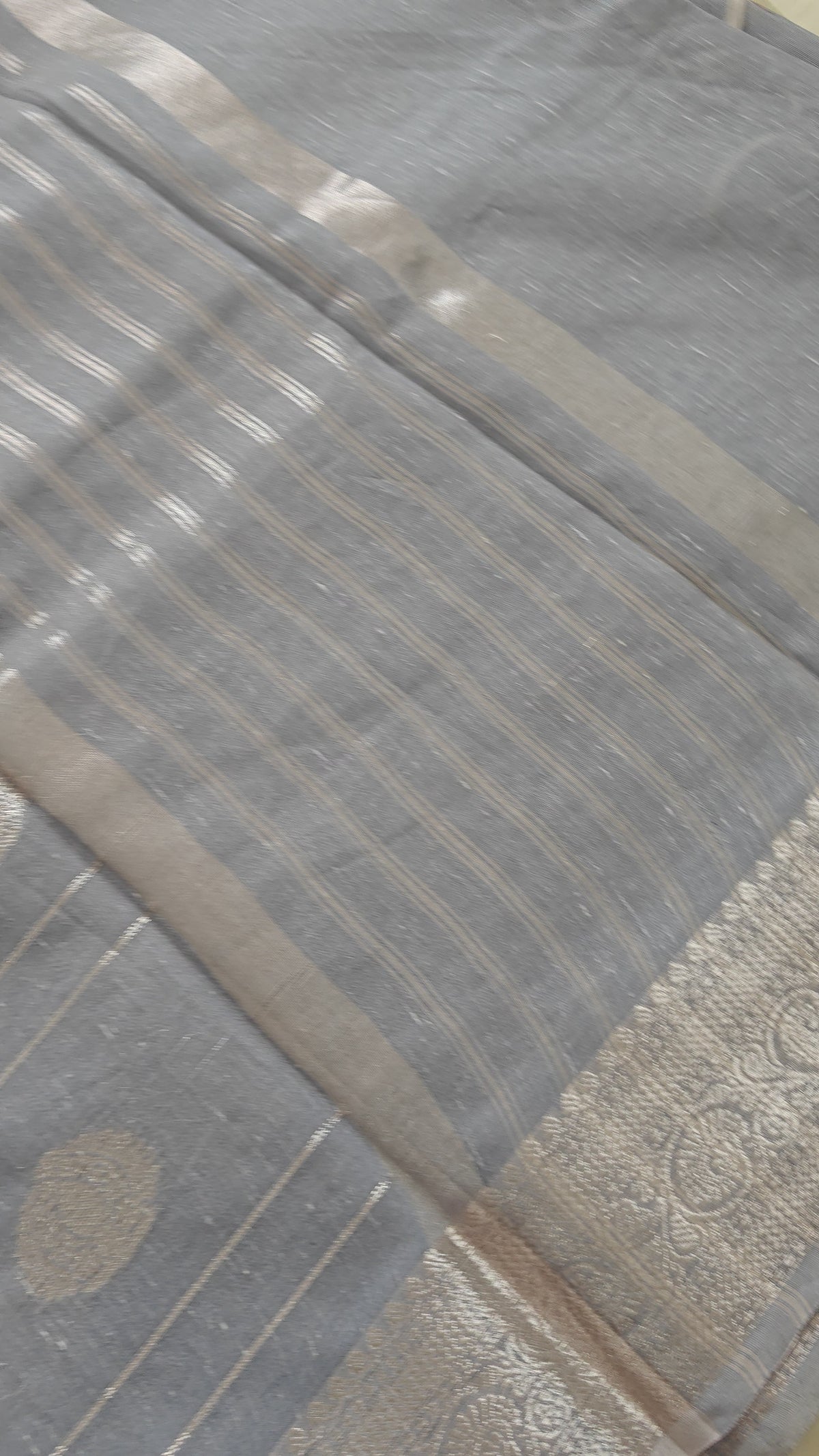 Grey Linen Booti Zari Saree